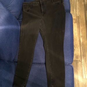 Old Navy black rockstar skinny jeans. Size 20